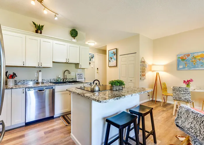 Ski Getaway! Mtn-View Condo Near Keystone Resort