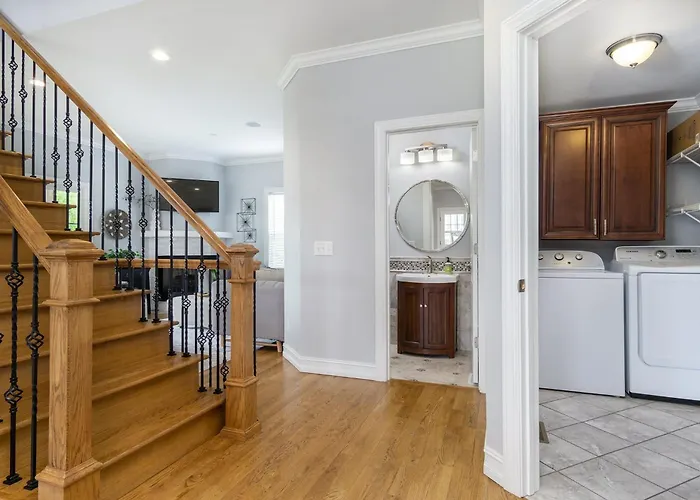 Mountain Views, Hot Tub, Game Room | 20 Min To Asheville! One Mile To Mars Hill University!
