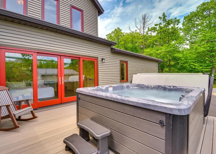 Hot Tub & Dock: Waterfront Wellesley Island Home!