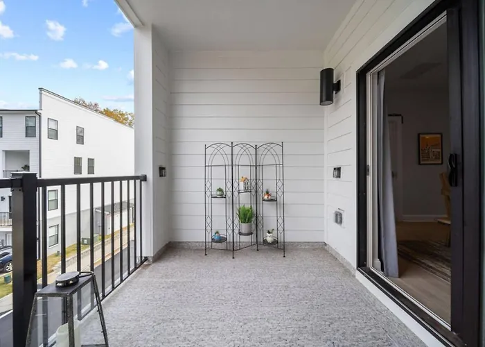 Lux Downtown Condo Rooftop Terrace Ev Charger!