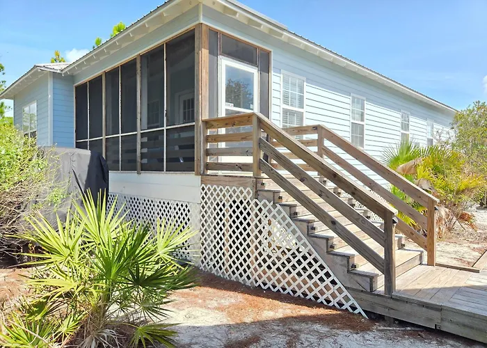 Newly Renovated Beach House Steps To Pool, Beach Access