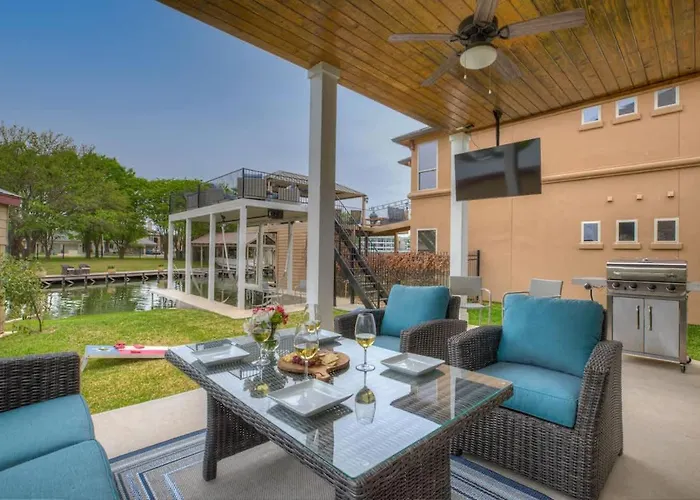 Stunning Luxury Home On Lake Lbj!