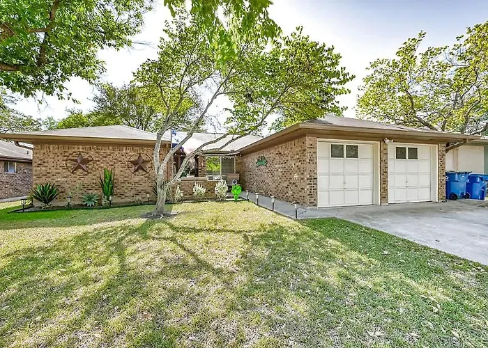 Kerrville Hidden Gem With Firepit And Grill - Great Location