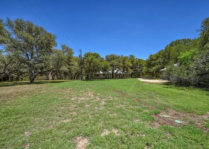 Stunning Home On The Blanco River
