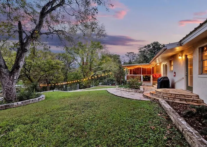Luxury Lakefront Oasis With Boat Dock-Firepit