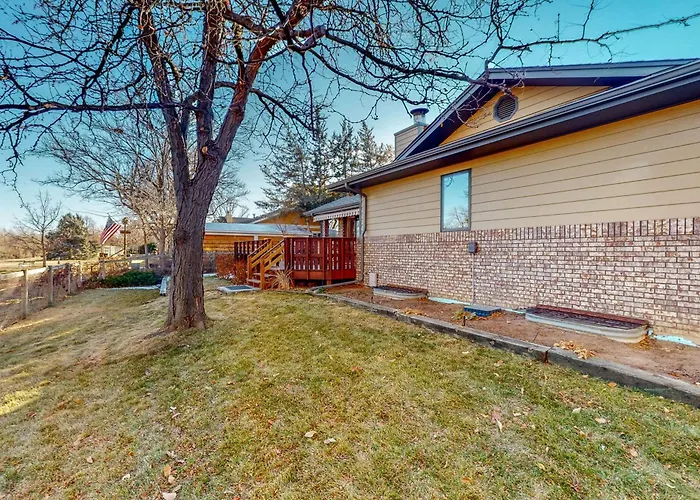 Work & Play! Spacious Lake-View Home In Greeley