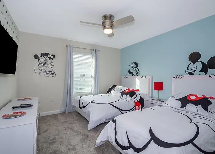 Stunning Townhouses 5 Minutes Away Disney!