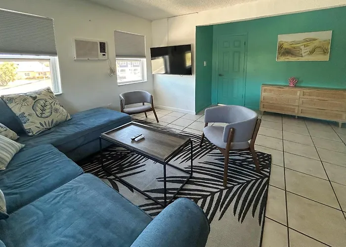 Oasis Palms Resort