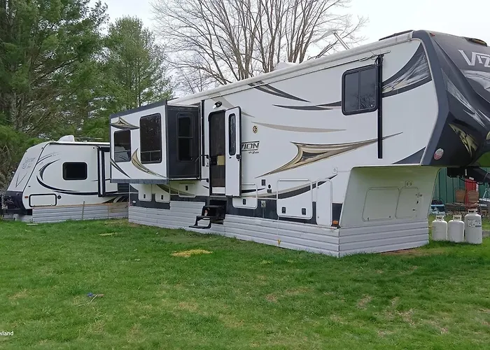Mountain Camper At Howland'S Hideout