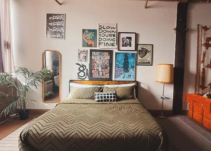 420 Friendly Boho Loft Downtown King Suite Free Parking