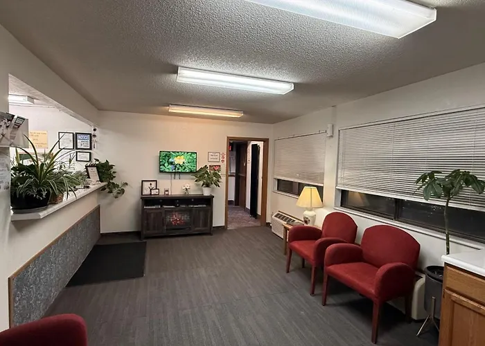 Clarion Hometown Inn
