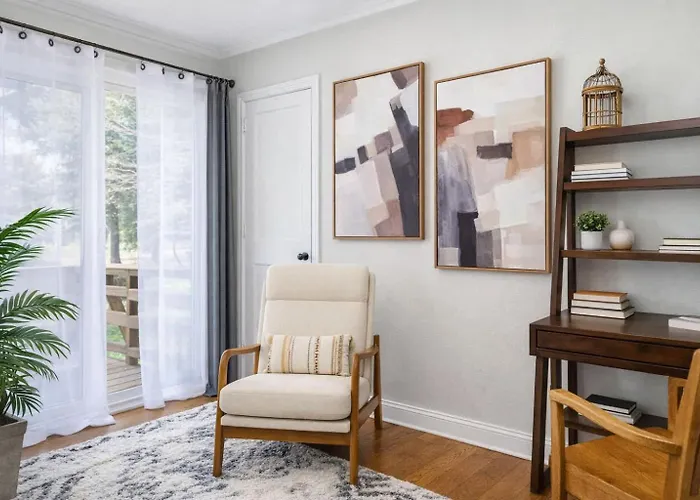 The White Castle - King Bed Plus Office