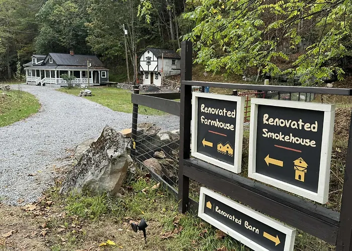 The Renovated Farmhouse At Seneca Rocks