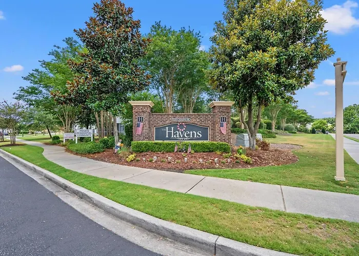 Barefoot Retreat - Pools, Golf, And Beach Shuttle!