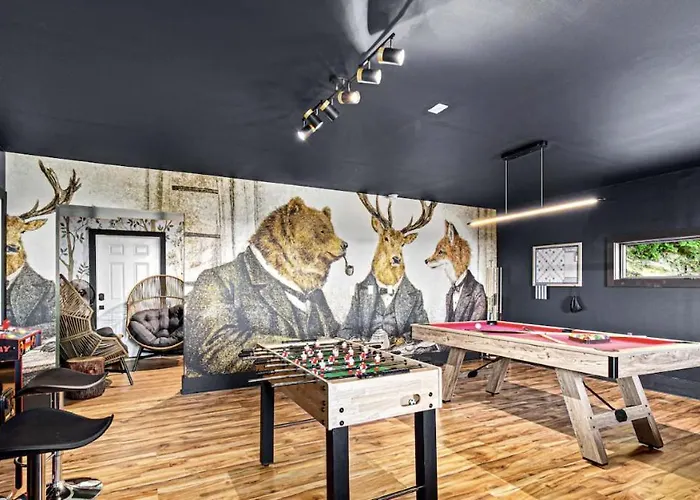 Mtn Views! Hot Tub, Sauna, Game Room, Sleeps 15