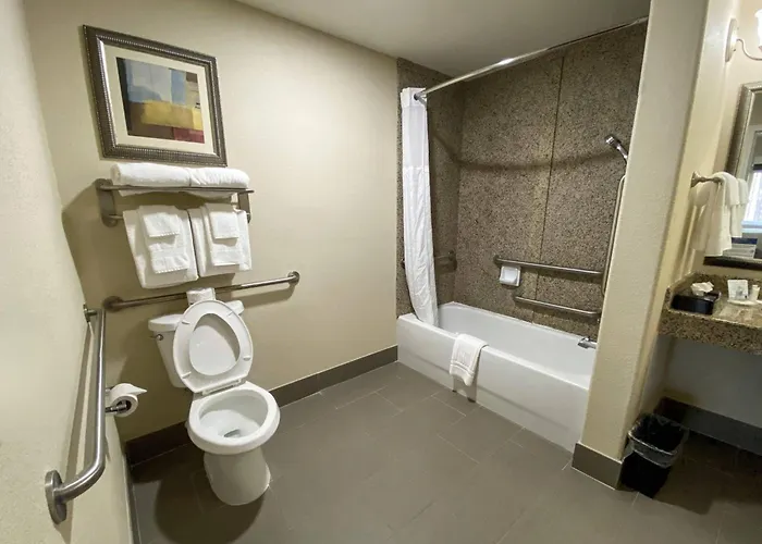 Comfort Suites Kings Bay Naval Base Area