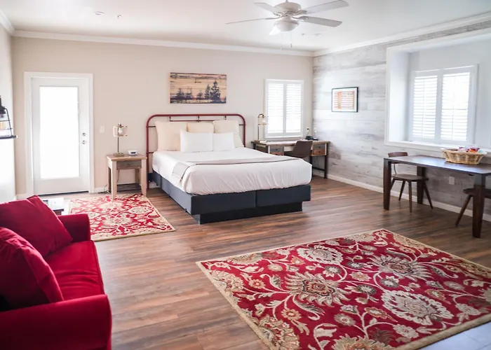 Grass Valley Courtyard Suites