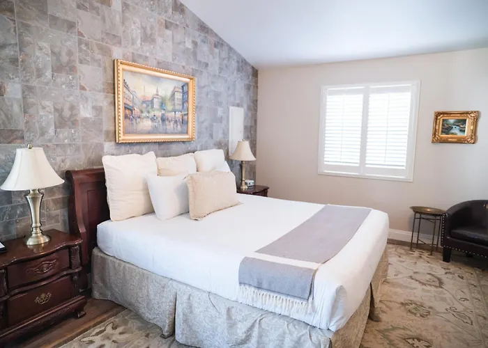 Grass Valley Courtyard Suites