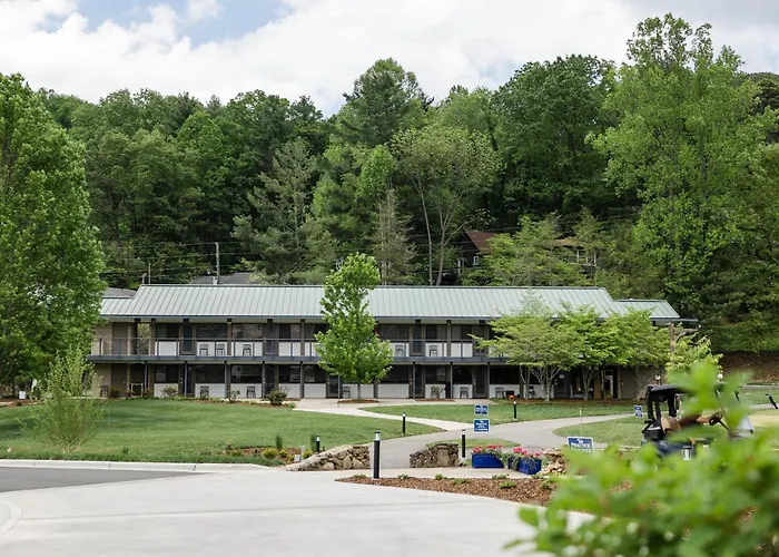 Waynesville Inn And Golf Club, Tapestry Collection By Hilton