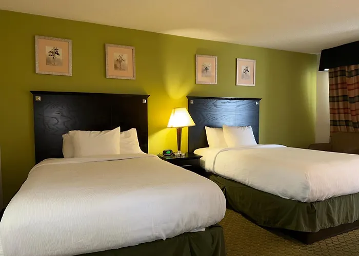 Quality Inn & Suites Moline Airport
