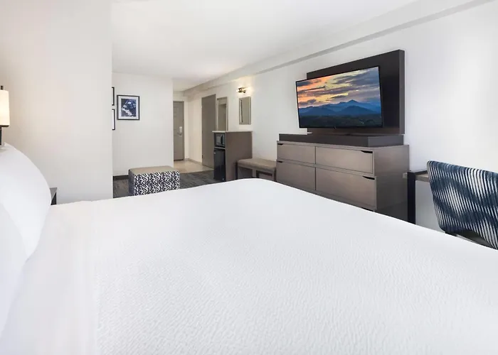La Quinta Inn & Suites By Wyndham Downtown Asheville