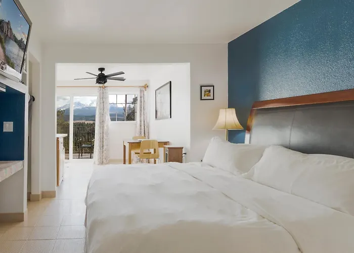 Pikes Peak Paradise Bed And Breakfast
