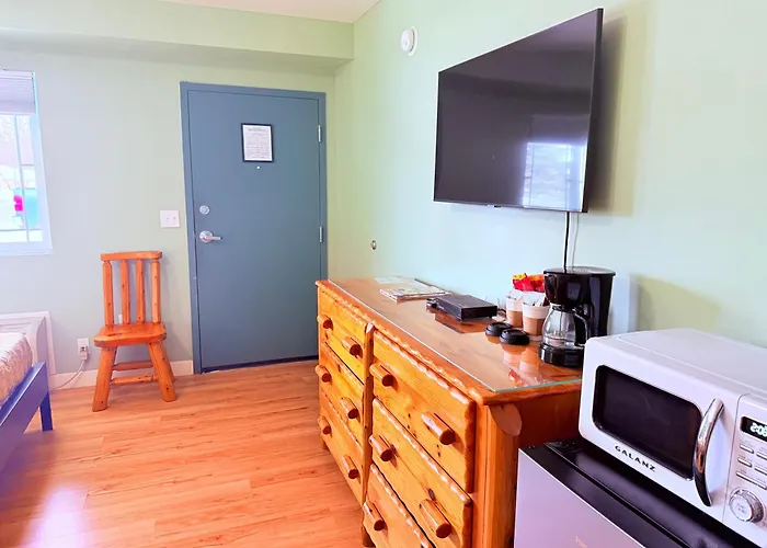 The Kingsley Suites