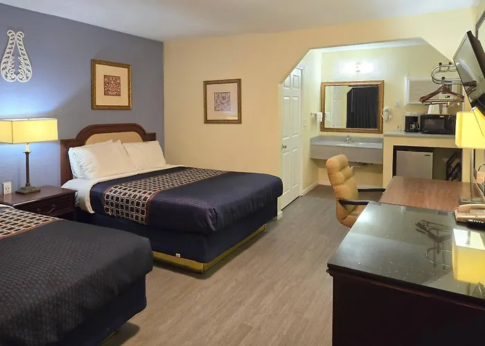 Blythe Hotel & Suites