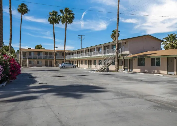 Blythe Hotel & Suites