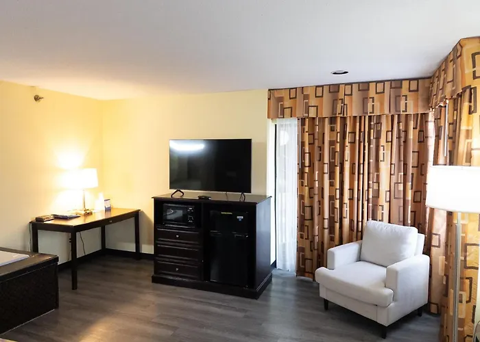 Baymont By Wyndham Battle Creek Downtown