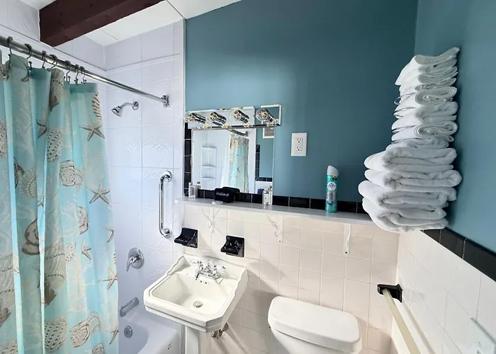Claddagh Motel & Suites