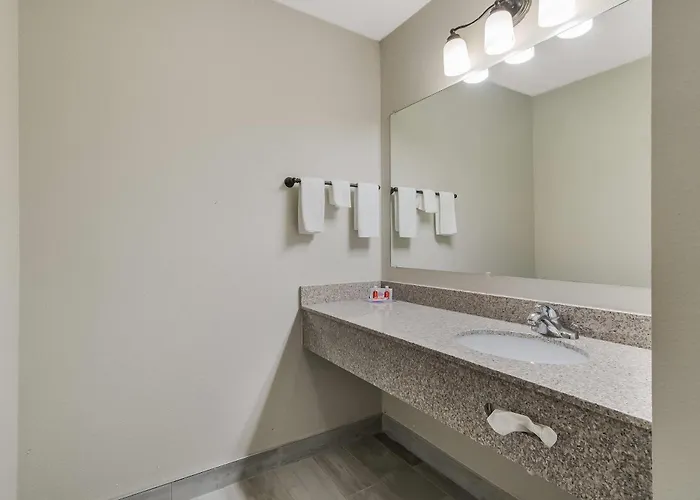 Econo Lodge Inn & Suites Yankton