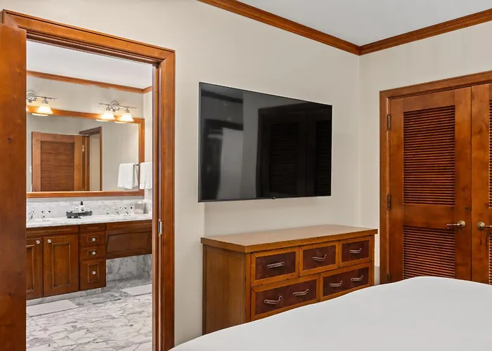 The Ritz-Carlton, 2 Bedroom Residence 8409, Mountain/Mall View, Ski-In/Ski-Out In Aspen Highlands