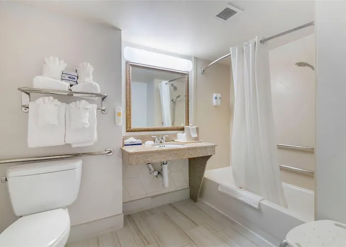 Comfort Inn & Suites Lake George