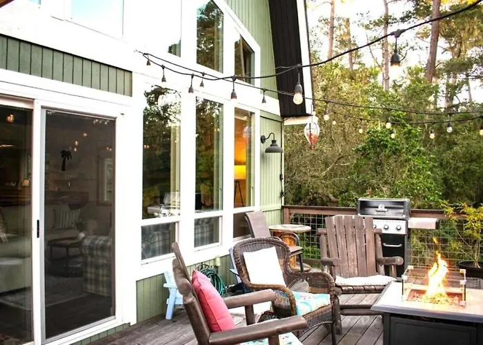 Forest Home With Deck, Ev Station, King Beds