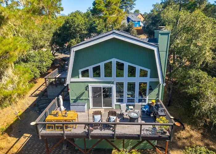 Forest Home With Deck, Ev Station, King Beds