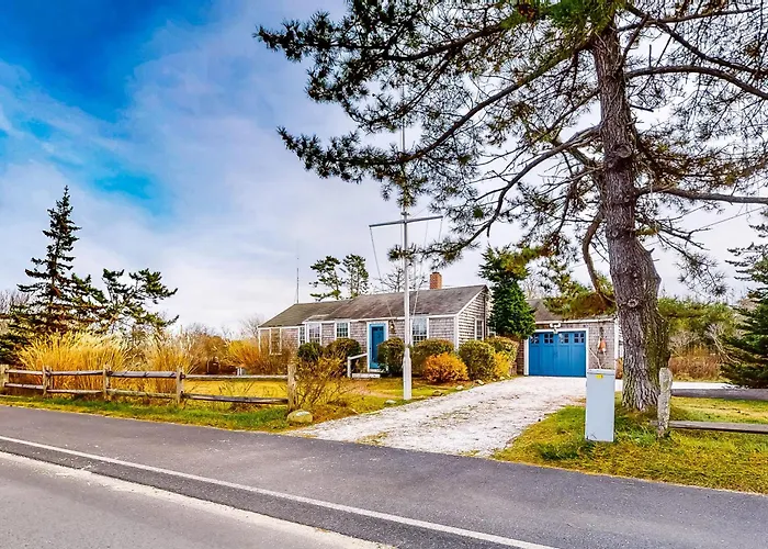 1 Mi To Beach! Family-Friendly Nantucket Retreat