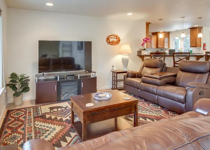 Spacious Bandon Getaway - 2 Blocks To Ocean!