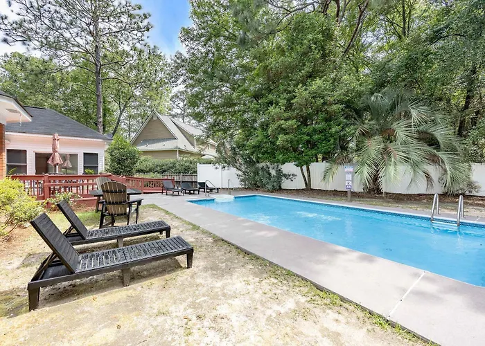 Market District Pool House