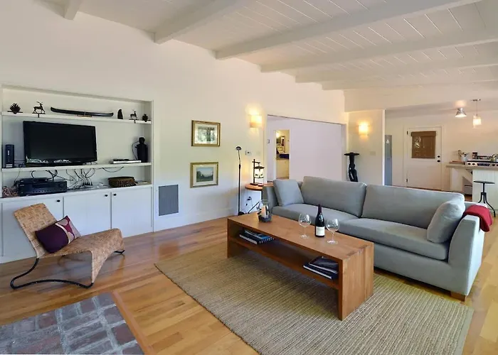 Serene Riverfront Cottage In Healdsburg Views Kayaks 1 5 Mile To Downtown