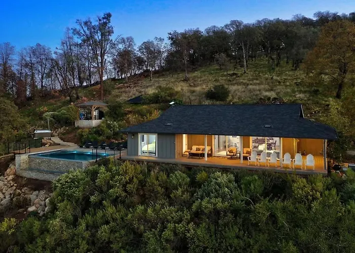 Vineyard Setting With 180 Panoramic Lake Views