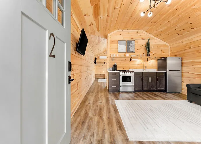 Cabin #2 One Bedroom With Kitchen