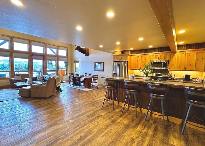 Eagle Bend Townhome W King Suites & Amazing Views