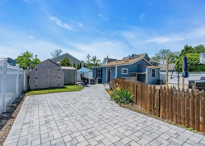 Belmar Beach Bungalow 35 Blocks To Sand Fire Pit, Grill, 3 Beach Badges
