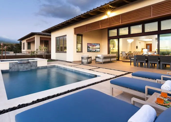 Blue Tranquility: Luxe Private Home with Pool and Ohana Suite