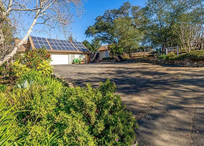 Farmhouse With Pool, Hot Tub And Tastings Included