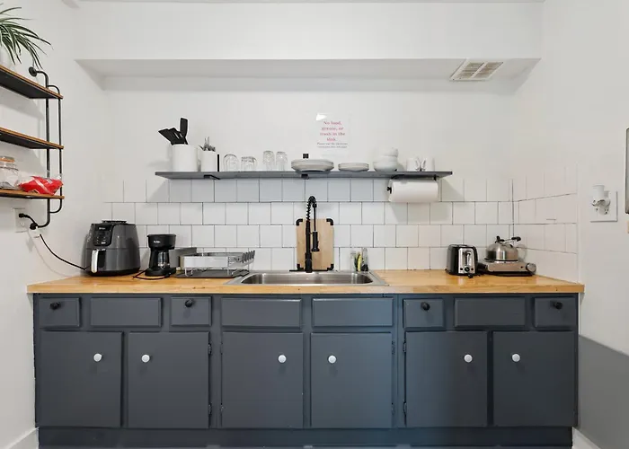 2Br Apt 3 Mins Paseo Arts District