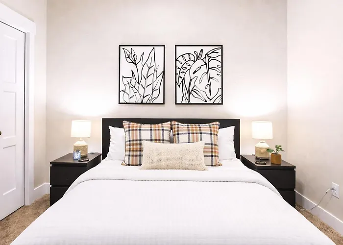 Top Rated Meridian Retreat - Spotless & Spacious - Prime Central Location