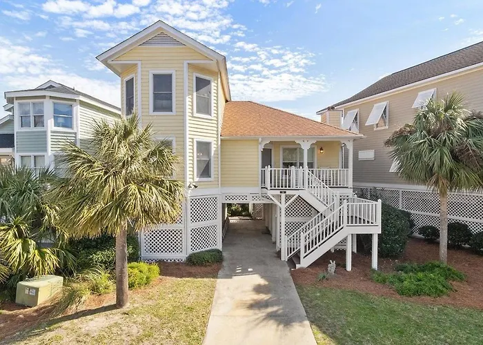 54 Pelican Bay By Avantstay