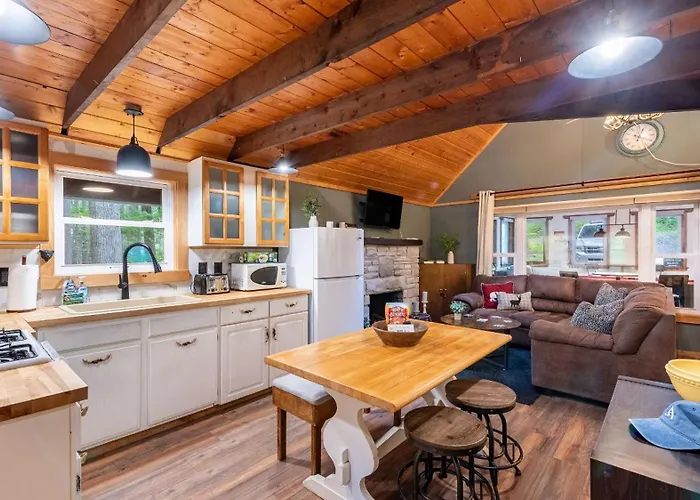 Arrowhead Lake Retreat By Avantstay